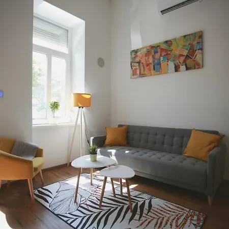 Szieszta Apartman Apartment